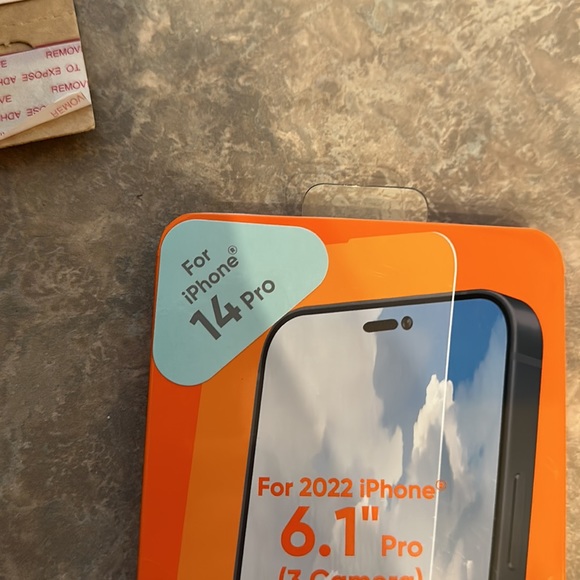onn. iPhone 14 Pro Corning Glass Screen Protector - Picture 3 of 6
